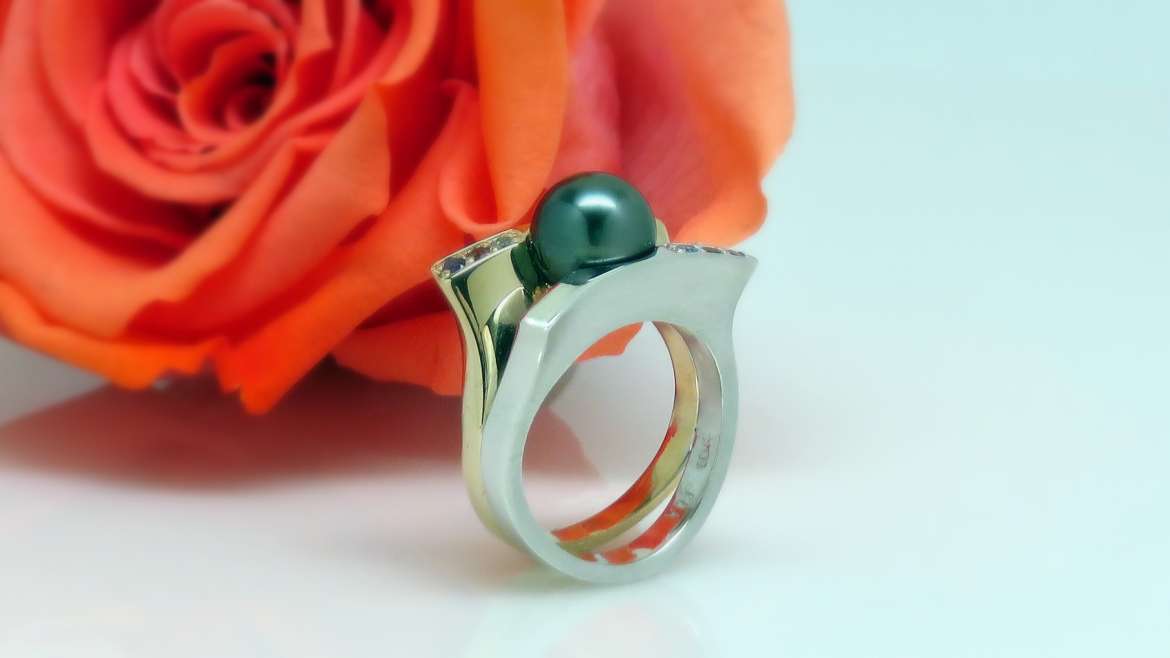 Bague or blanc et jaune serti d&rsquo;une perle 8.7 mm
