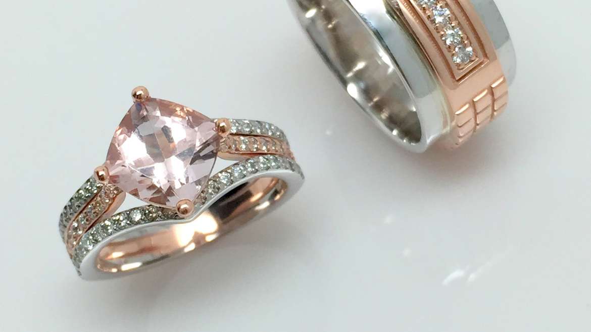 alliance or blanc et rose avec morganite et diamants