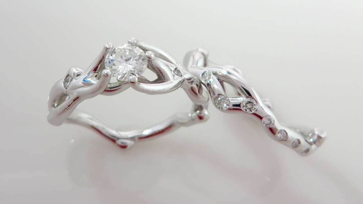 Bague style branche en 14 blanc sertis de diamants